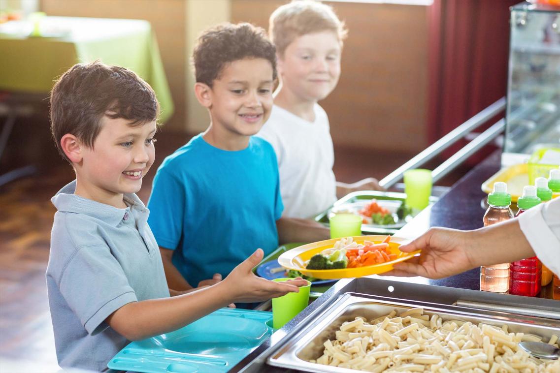 Children eating at school 