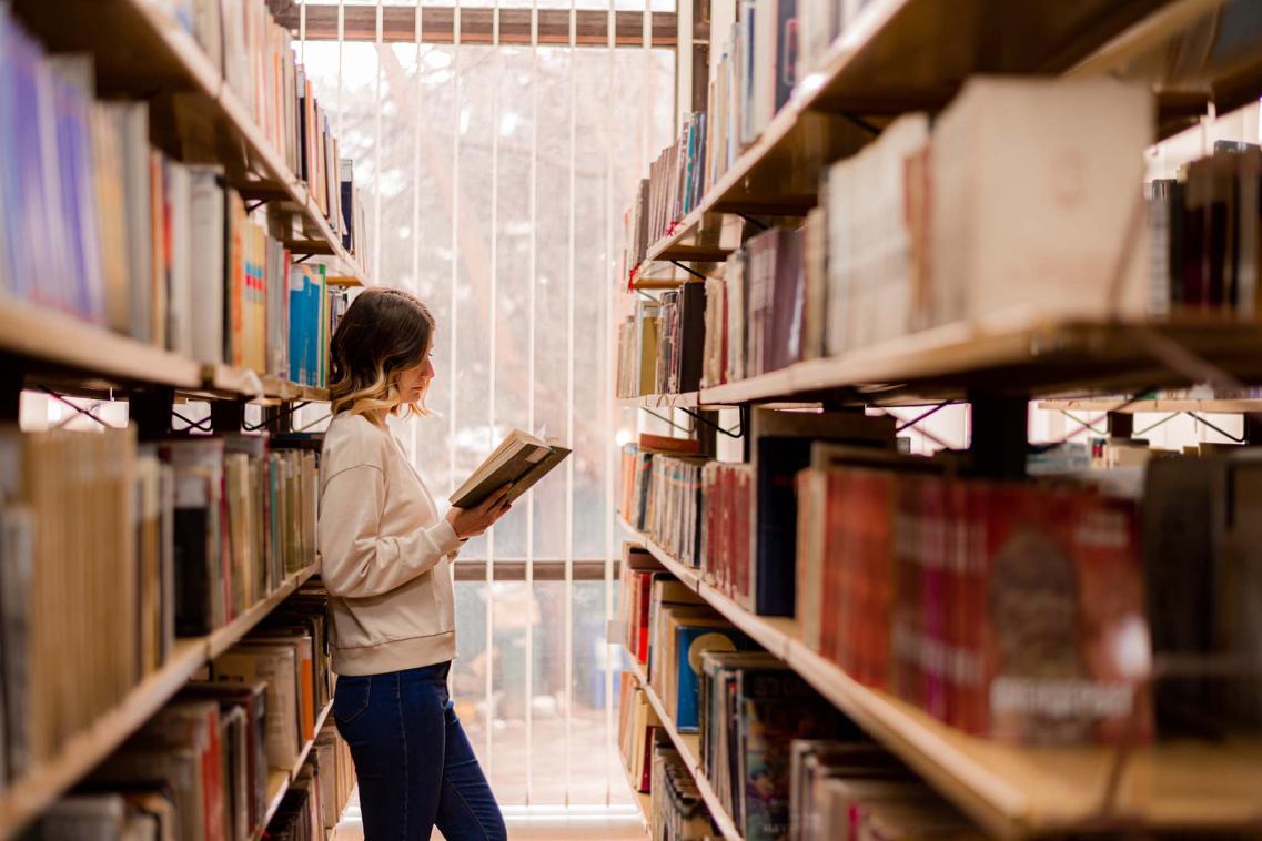 Student in library