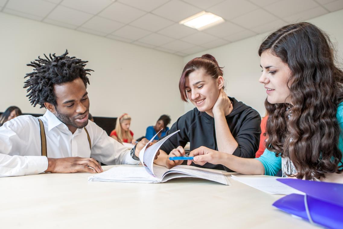 Image of teenage students in a classroom