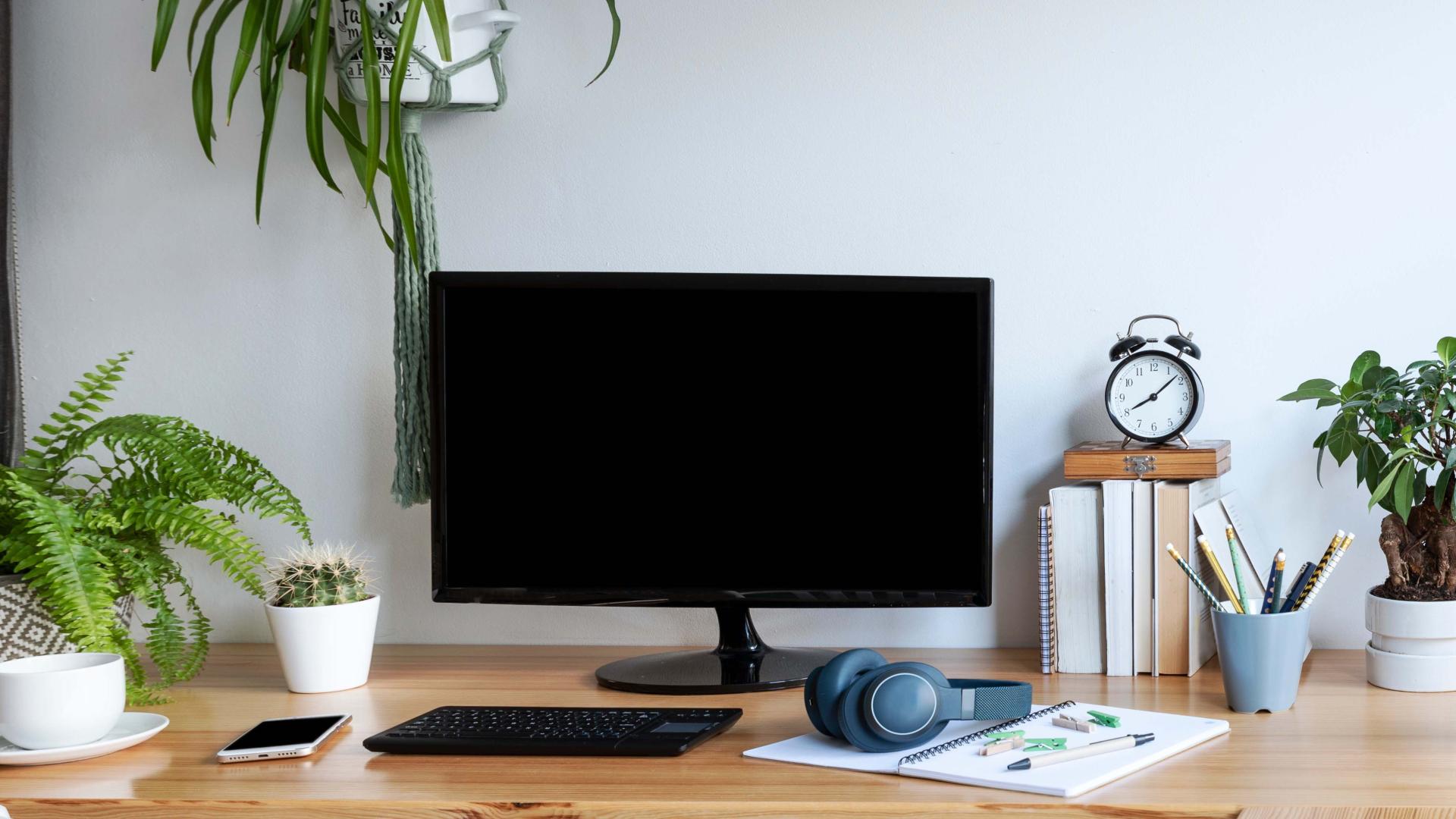 Computer desk