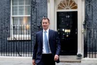 Jeremy Hunt outside 10 Downing Street
