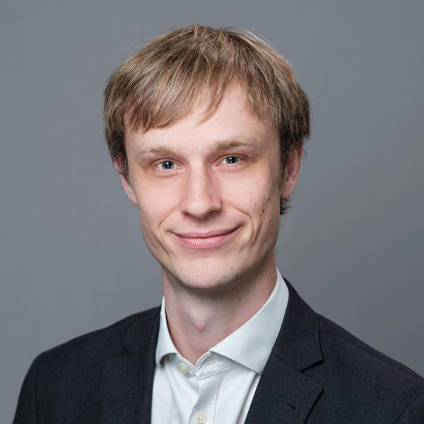 Tom Waters headshot